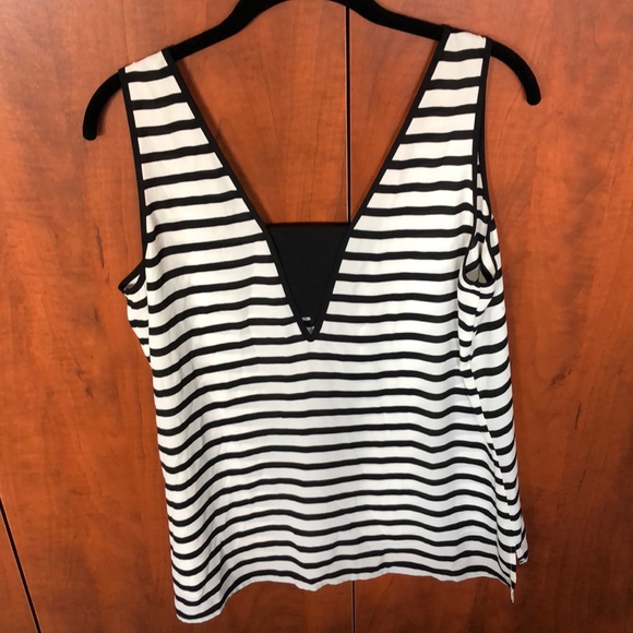 Express Top. - Picture 3 of 5